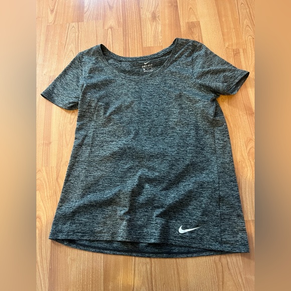 Nike Women’s Legend Dri-Fit Training Shirt - Picture 2 of 5